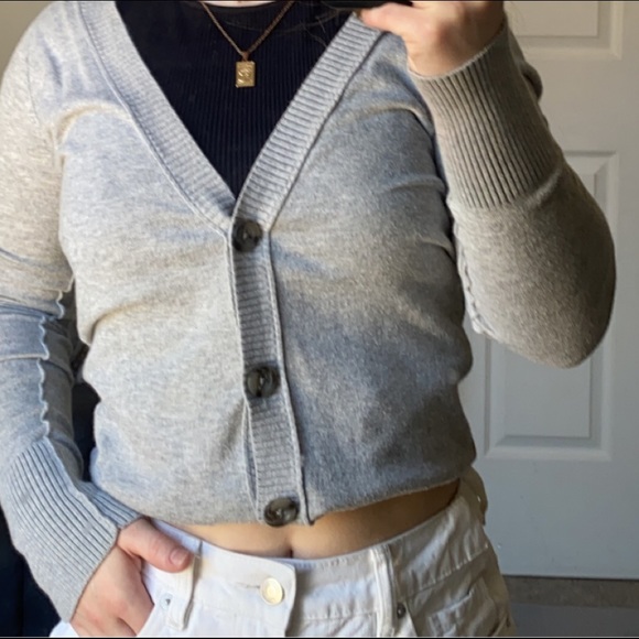 Grey Cardigan with buttons - Picture 4 of 9